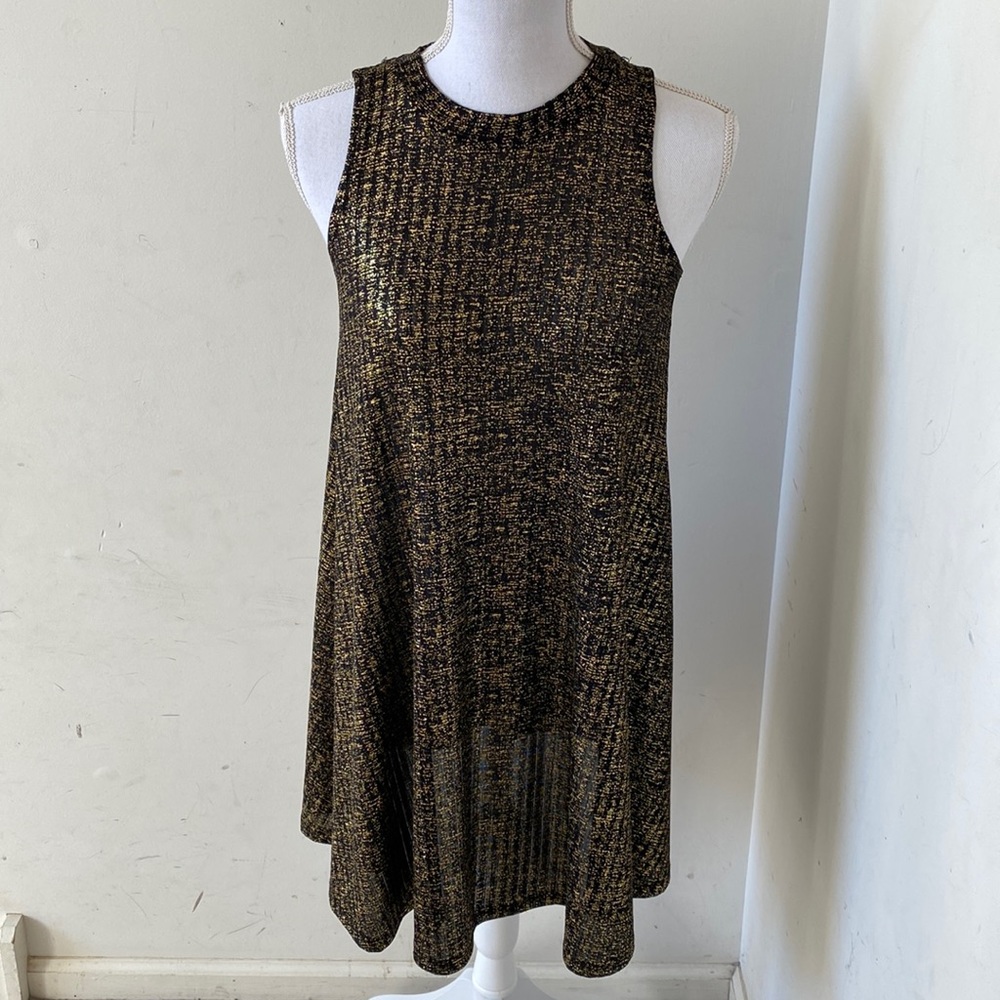 🥭 (4 for $15) Black and Gold Dress - Picture 2 of 7
